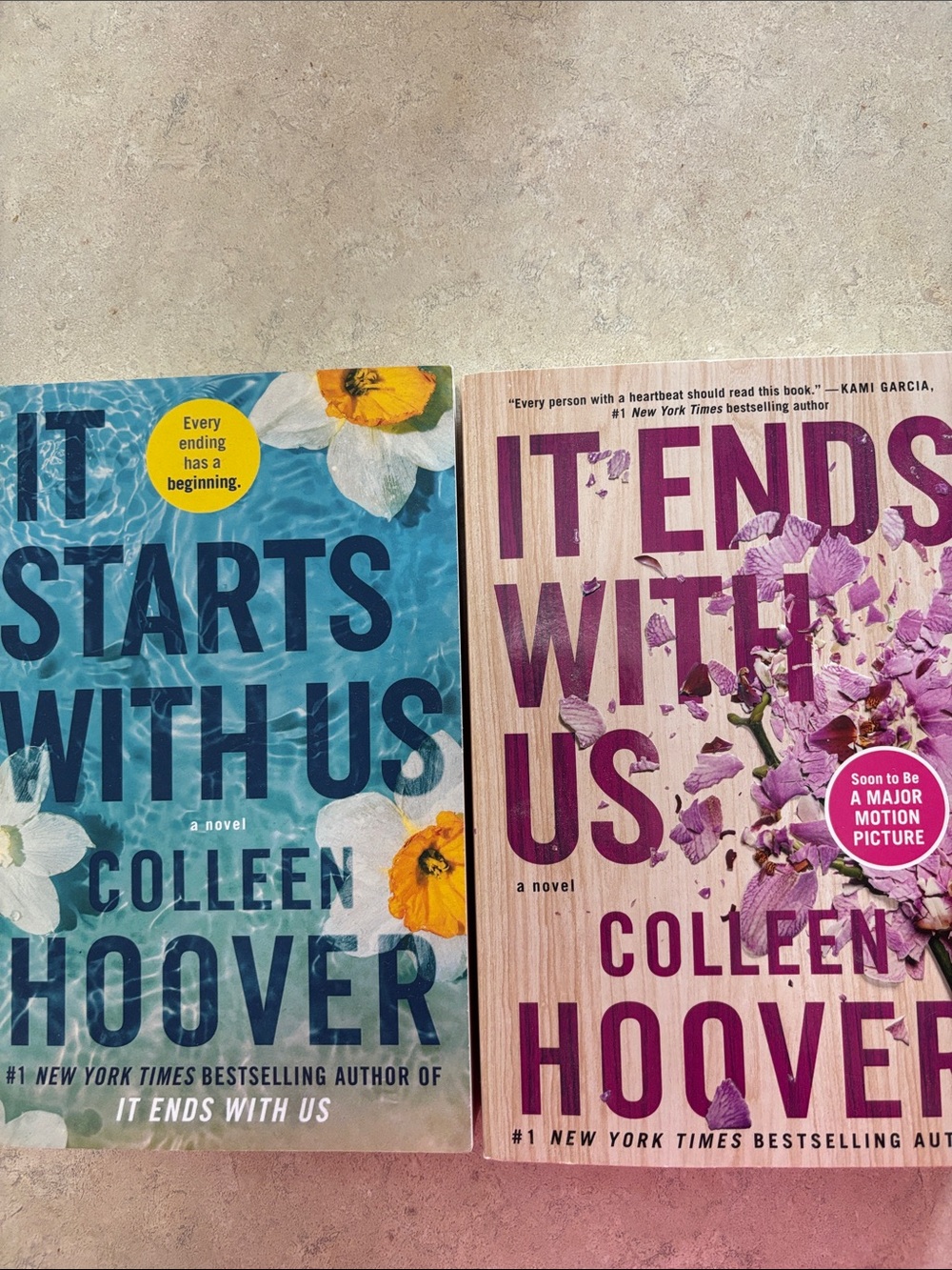 Colleen Hoover bundle - It Starts With Us / It Ends With Us (Blue & Pink Covers)